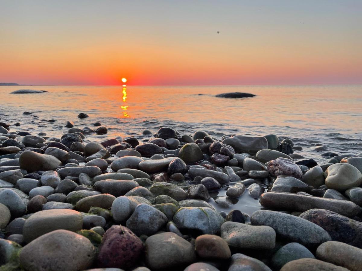 Mereaeaere Glamping Ja Rannamaja Liimala Экстерьер фото