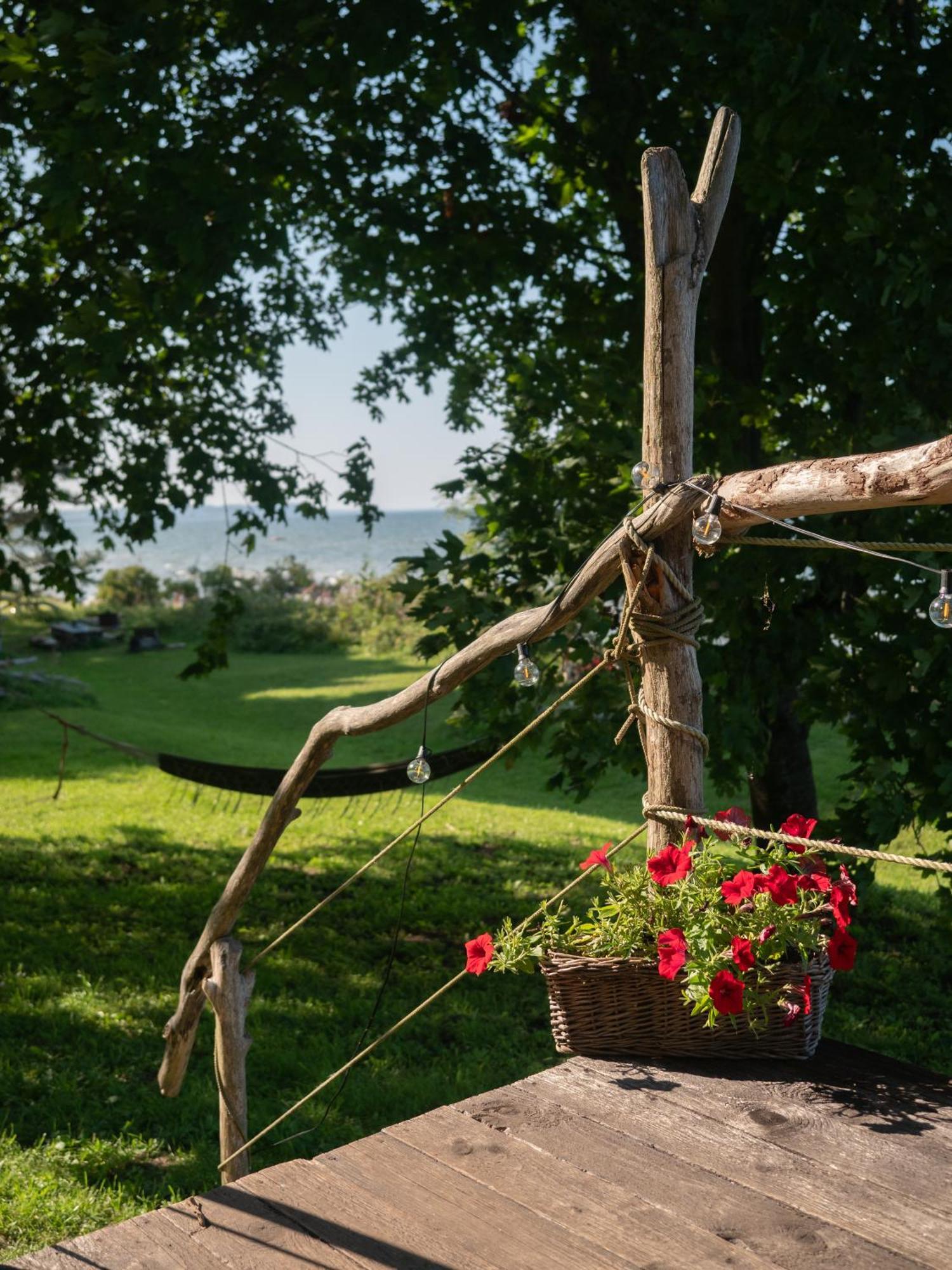 Mereaeaere Glamping Ja Rannamaja Liimala Экстерьер фото